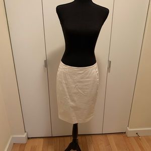 Tahari Women’s White Slim Skirt